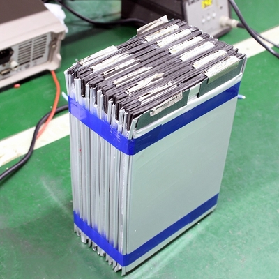 20Ah Lifepo4電池細胞25Ahの再充電可能な3.2V Lifepo4の袋の細胞